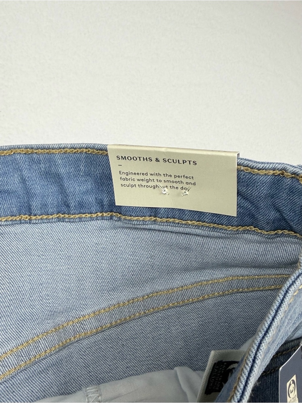 NWT Universal Thread High-Rise Midi Denim Shorts - Size 8/29 - Picture 4 of 7